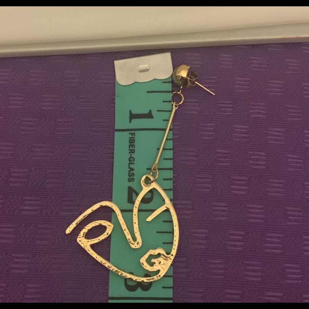 Face earrings